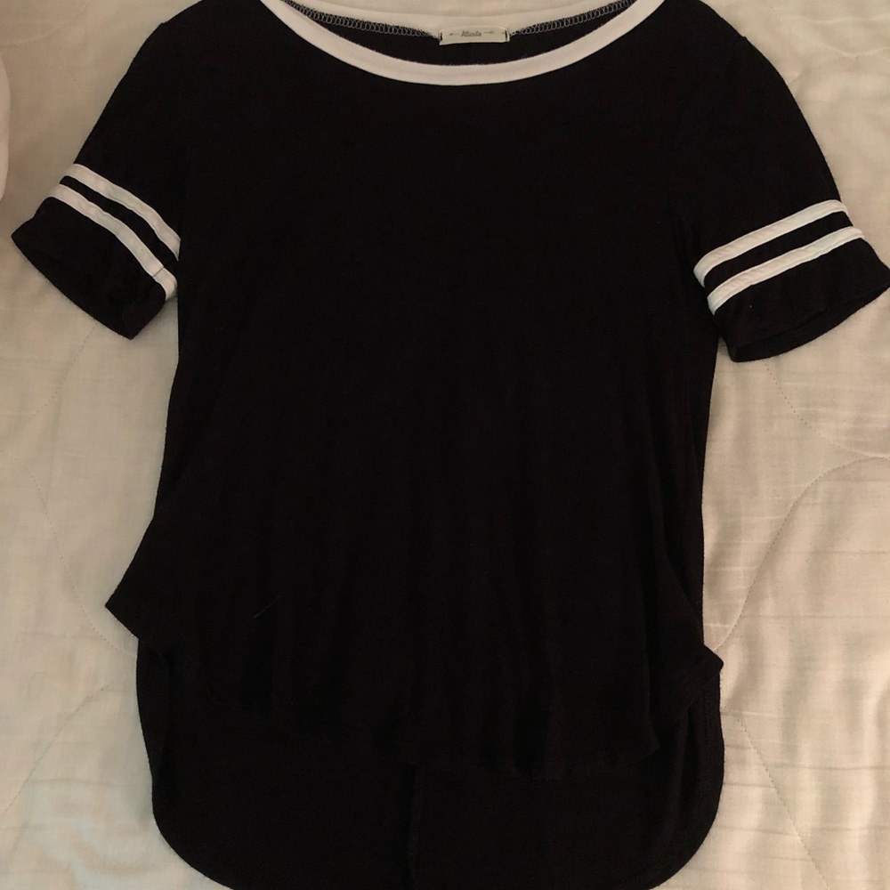 t-shirt - Picture 2 of 3